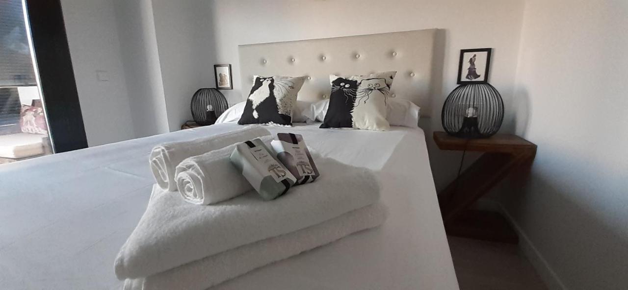 Teatinos Suite Málaga Eksteriør bilde